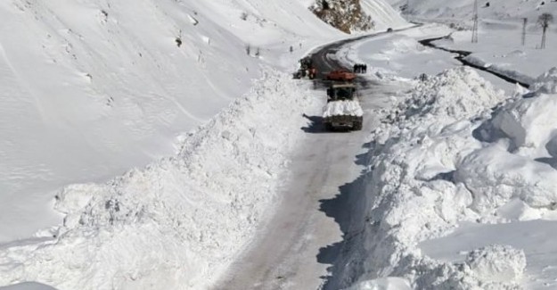 Çatak Yolu 3 Gün Sonra Ulaşıma Açıldı