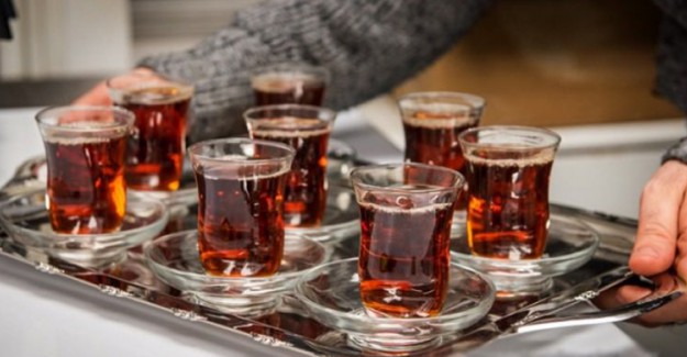 Çay ve Kahve  Ses Tellerini Kurutuyor!
