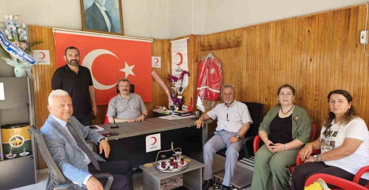 Çaycuma Kent Konseyi Kızılay Şubesini Ziyaret Etti