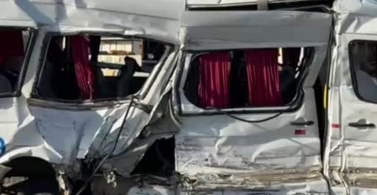 Çayırova'da Tırla Çarpışan İşçi Servisi Devrildi: 8 Yaralı