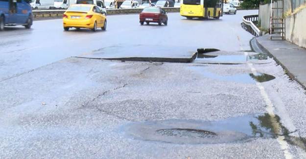 Çekmeköy'de Yağış Trafiği Kilitledi