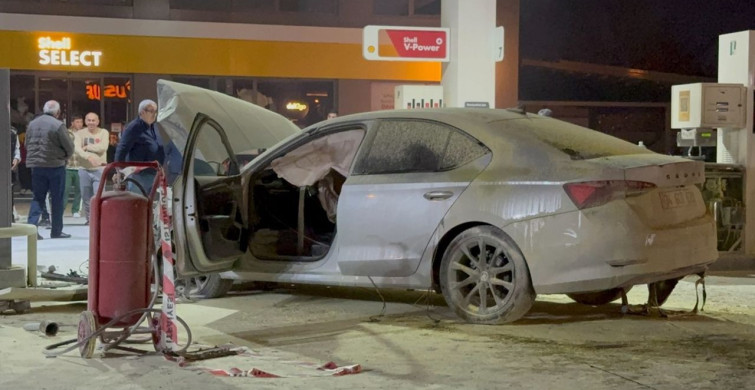 Çekmeköy'de Yakıt Alan Araca Çarpan Araçta Yangın Çıktı