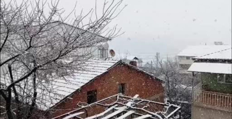 Çelikhan’da Nisan ayında beklenmedik kar yağışı
