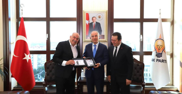 Cem Bakırcı'dan Efkan Âlâ'ya sürpriz hediye