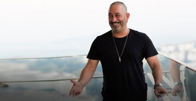 Cem Yılmaz'ın Ayakkabıları Geceye Damgasını Vurdu!