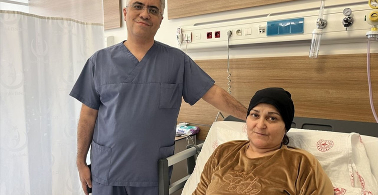 Çene Siniri Tümörü Ameliyatı ile Sağlığına Kavuşan Hasta