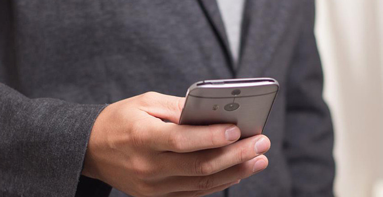 Cep Telefonuna İndirdiği Programla 234 Bin Lirasını Çaldılar