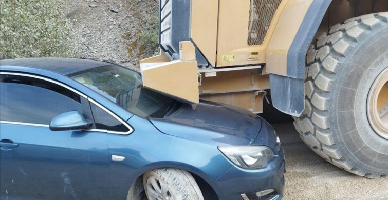 Çerkeş'te İş Makinesinin Sürüklediği Araçta Kalan Kadın Hayatını Kaybetti
