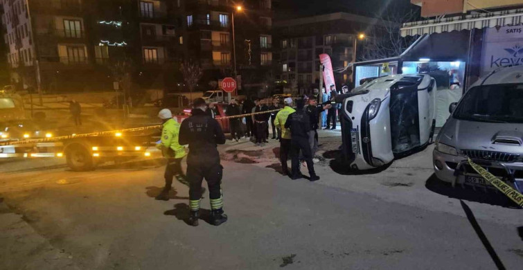 Çerkezköy'de Hafif Ticari Araç Market Duvarında: 2 Yaralı