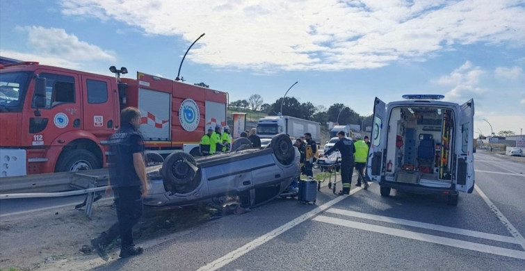 Çerkezköy'de Otomobil Bariyere Çarptı: Sürücü Yaralandı