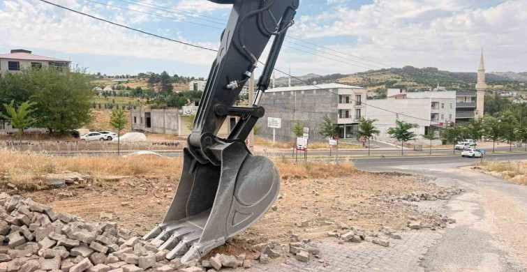Çermik'te yol yapımındaki gecikme sonrası başkan özür diledi