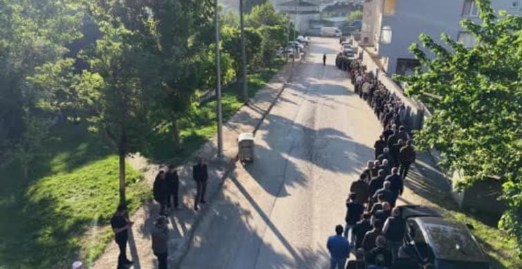 Cerrah Mahallesi'nde Bayramlaşma Geleneği Devam Ediyor