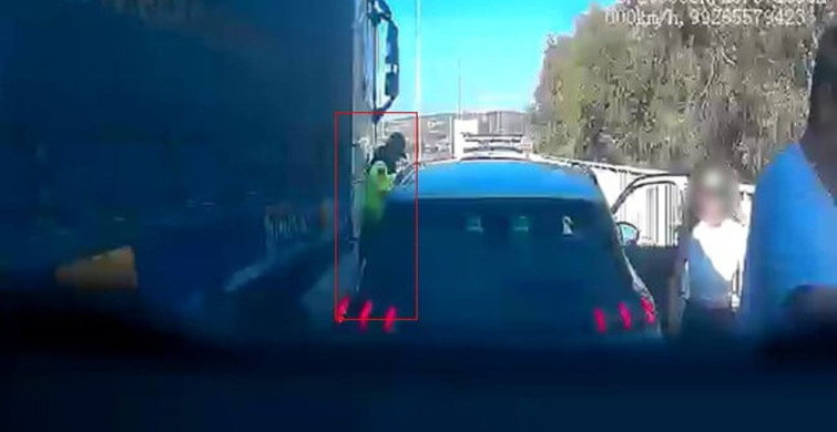Çeşme Otoyolunda Ölümden Dönüş: Jandarma Göreve Ekimli Daldı