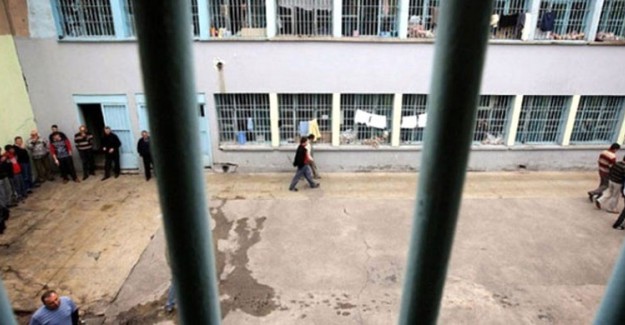 Cezaevinde İntihar! Sargı Bezi ile Kendini Astı!