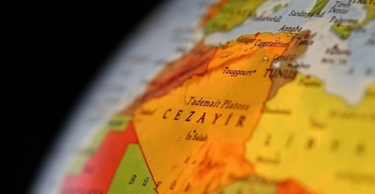 Cezayir, Hava Sahasını Fransız Askeri Uçaklara Kapattı!