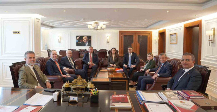 CHP Başkanı Özgür Özel: İran'daki Olaylar Tüm Ülkelerin Ekonomisine Zarar Veriyor