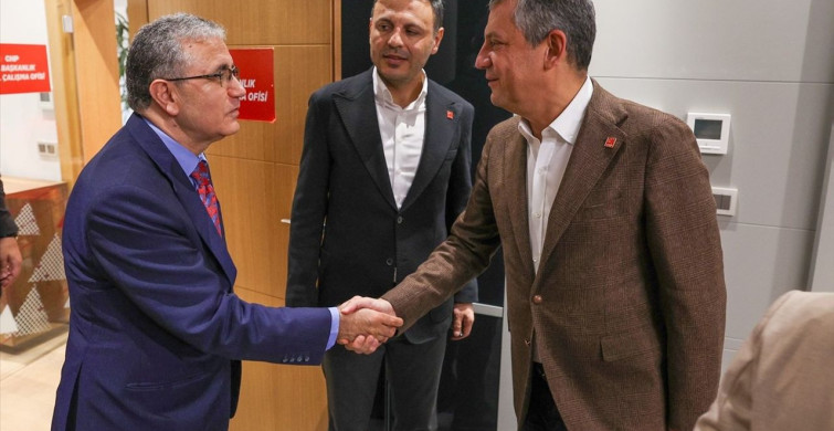 CHP Genel Başkanı Özgür Özel, Denktaş Ailesi ile Buluştu CHP Genel Başkanı Özgür Özel, Denktaş Ailesi ile Buluştu