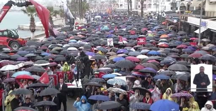CHP Genel Başkanı Özgür Özel Kuşadası'nda Miting Düzenledi