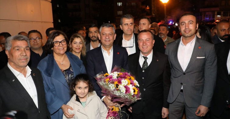 CHP Genel Başkanı Özgür Özel Nizip Belediyesi'ni Ziyaret Etti