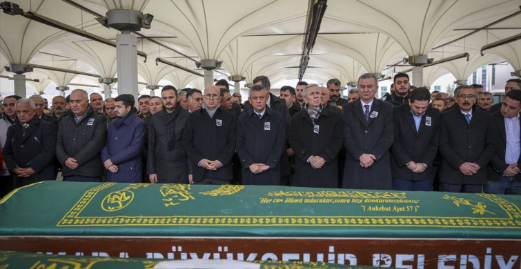 CHP Genel Başkanı Özgür Özel, Serdar Özkanatoğlu'nun Cenazesine Katıldı