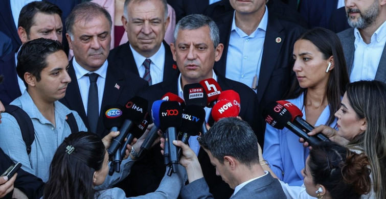 CHP Genel Başkanı Özgür Özel, Yargılama ve Siyasi Eylemler Üzerine Açıklamalarda Bulundu