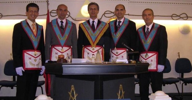 CHP İzmir Adayı Tunç Soyer'in Mason Locasına Üye Olduğu Ortaya Çıktı