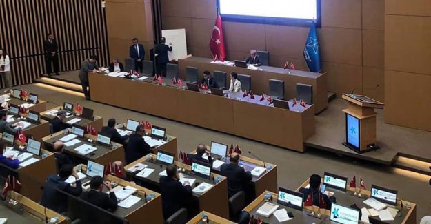 CHP, Kazandığı Belediyelerde İşten Çıkarmalara Başladı