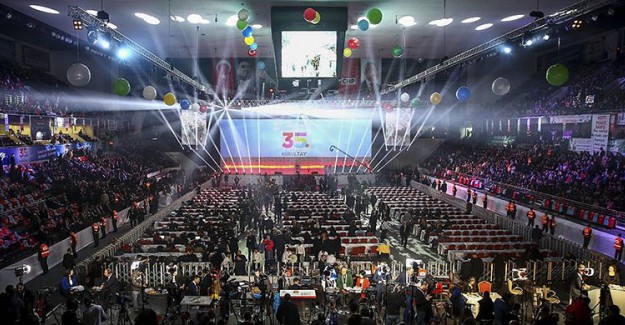 CHP Kurultayı Kavgayla Başladı!