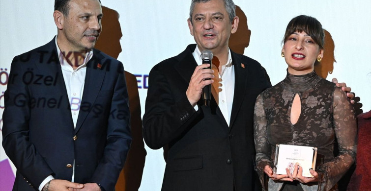 CHP Lideri Özgür Özel, Kadınlar Günü Ödül Töreninde