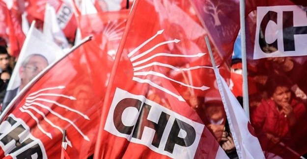 CHP'de Deprem, İstifasını Verdi