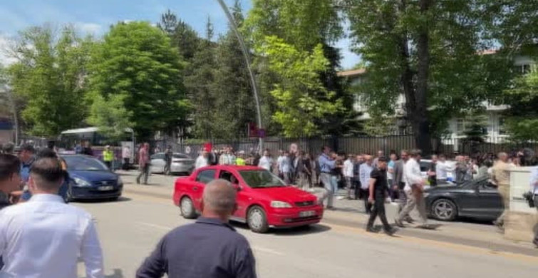 CHP'de Gerginlik: Kılıçdaroğlu ve Özel Destekçileri Karşı Karşıya Geldi