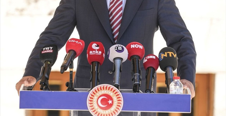 CHP'de Liderlik Meselesi ve Türkiye'nin Gündemi