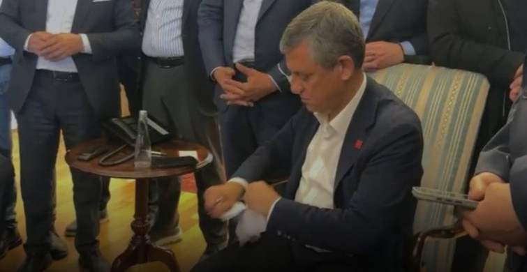 CHP’de “Mutlak Butlan” Gerilimi: Özgür Özel Karar Belgesini Yırttı