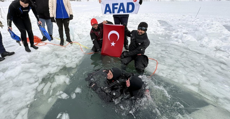 Çıldır Gölü'nde Buz Altı Dalış Etkinliği Gerçekleşti