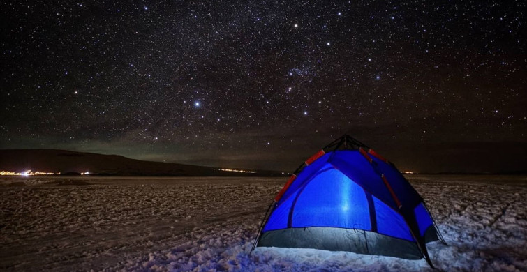 Çıldır Gölü'nde Doğaseverlerden Buz Üstü Kamp Keyfi