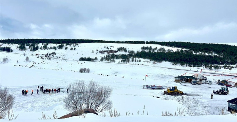 Çıldır Gölü'nde Traktör Kurtarma Operasyonu