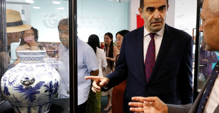 Çin Porselenleri İpek Yolu'nda Sergilendi