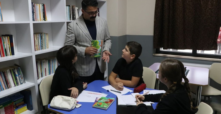 Çınarcık'ta Öğrenciler Yazarlık Atölyesinde Üçüncü Kitap İçin Hazırlanıyor