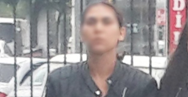 Cinnet Geçirdi Üvey Babasını Sokak Ortasında Bıçakladı
