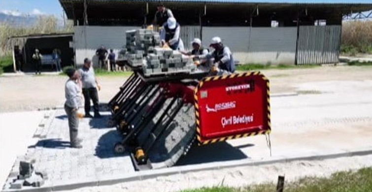 Çivril Belediyesi, Yeni Parke Taşı Serme Makinesi ile Hizmet Kalitesini Artırıyor