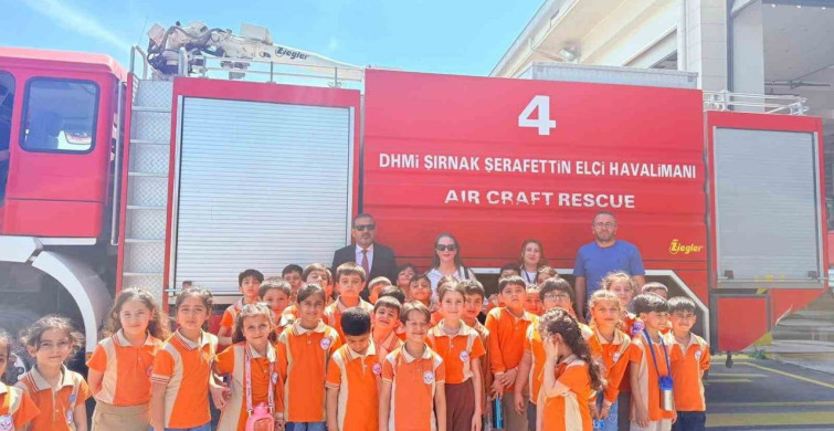 Cizre'de Minik Öğrenciler Havalimanını Ziyaret Etti