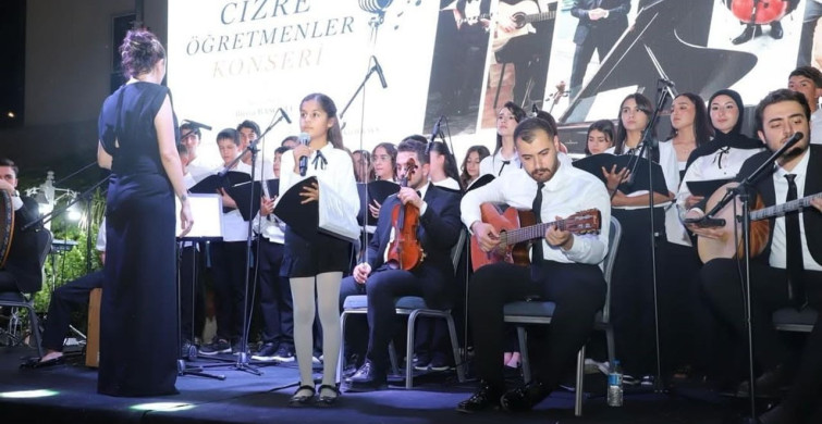 Cizre'de öğretmen ve öğrencilerden konser