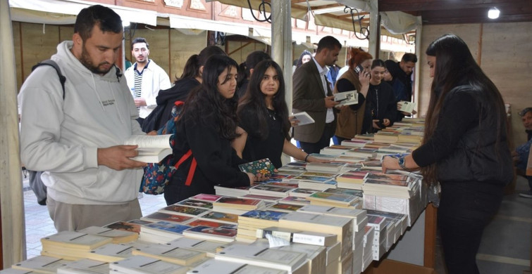 Cizre'de 'Türkiye Yüzyılı' Kitap Fuarı Açıldı