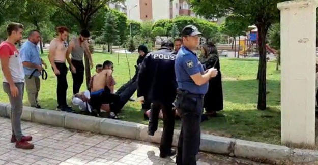 Çocuğuna Tokat Atılan Baba Düğün Evini Bastı