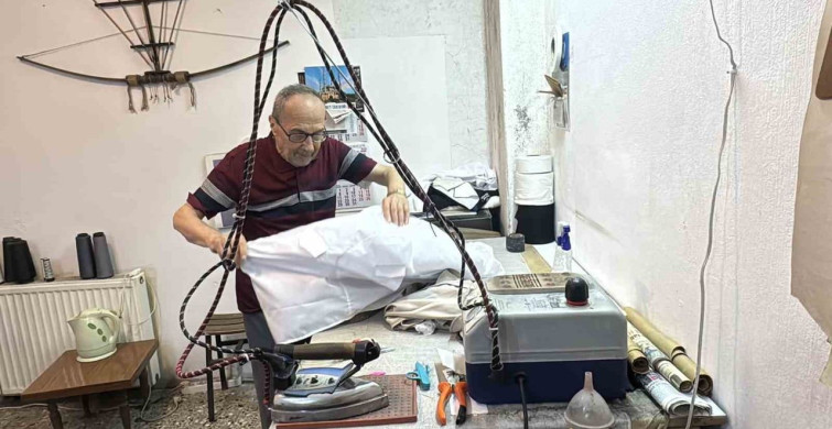 Çocuk yaşta terzi olan Reşat Yavuz, 61 yıldır mesleğini sürdürüyor