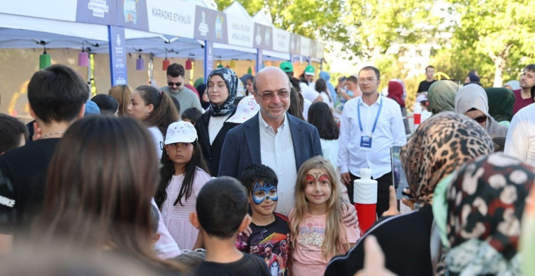 Çocuklar yaza merhaba ve karne şenliğinde doyasıya eğlendi