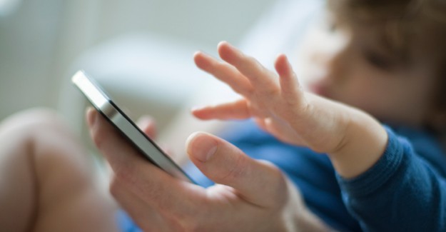 Çocuklara Cep Telefonu Vermek Doğru mu?