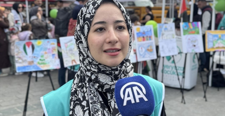 Çocukların Gazze Resimleri Eminönü'nde Sergilendi