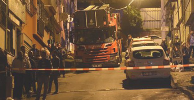 Çökme Tehlikesi Olan Apartman Tahliye Edildi