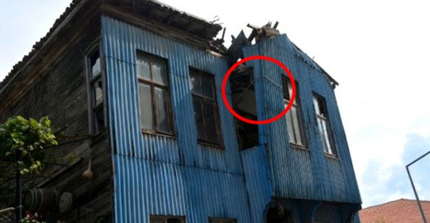 Çökmek Üzere Olan Tarihi Binayı Halatla Bağladılar
